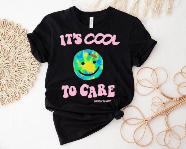 Show your caring side with this trendy smiley graphic t-shirt