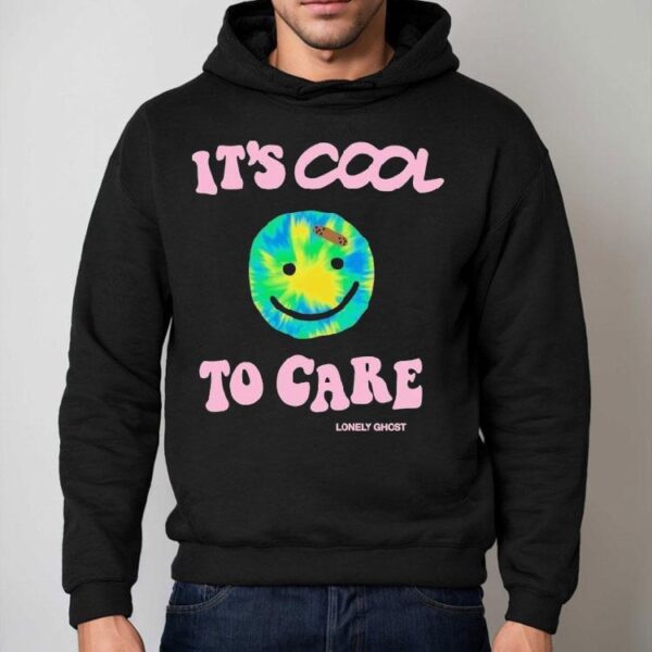 Show your caring side with this trendy smiley graphic t-shirt