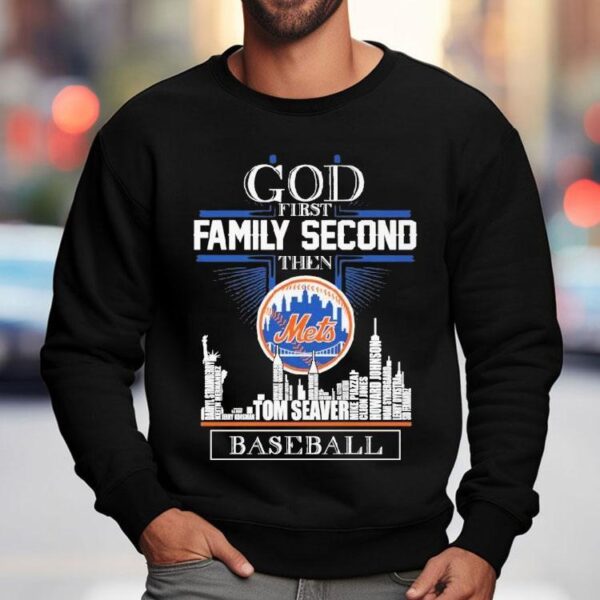 Prioritize Faith Family and Baseball Legends with This Stylish Mets Skyline Tshirt