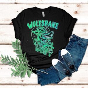 Crazy wolf design made me stop and stare at this tshirt