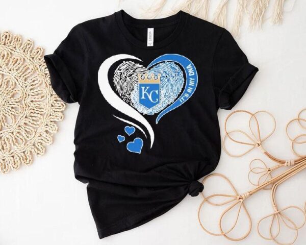 Royals pride flows through my veins in this DNA heart t-shirt