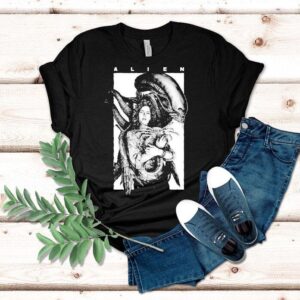 Sigourney Weaver as iconic Ellen Ripley in this cool t-shirt