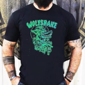Crazy wolf design made me stop and stare at this tshirt
