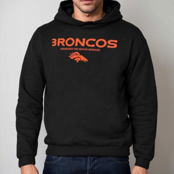 Broncos team spirit shines in this stylish sideline t-shirt