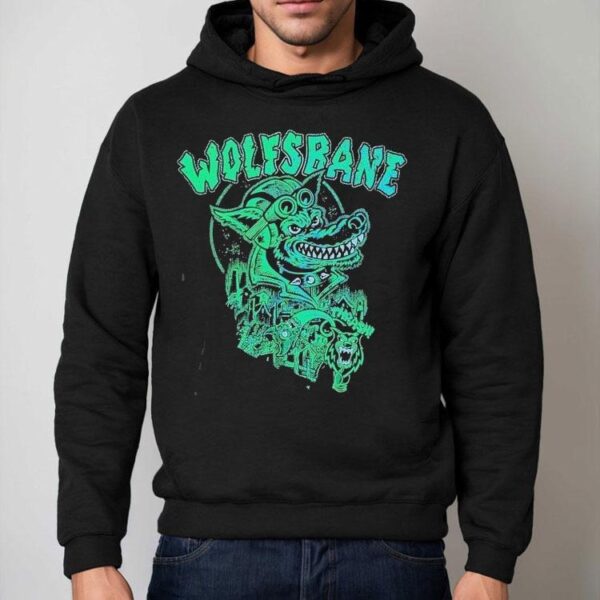 Crazy wolf design made me stop and stare at this tshirt