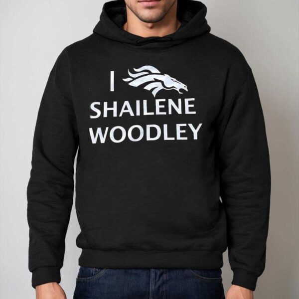 Shailene Woodley wears Denver Broncos inspired t-shirt