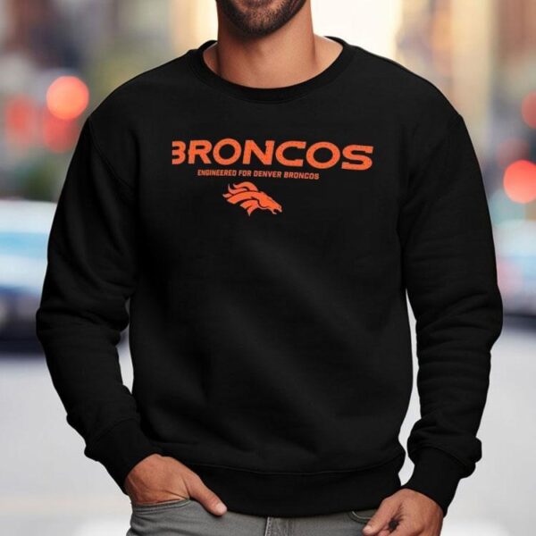 Broncos team spirit shines in this stylish sideline t-shirt