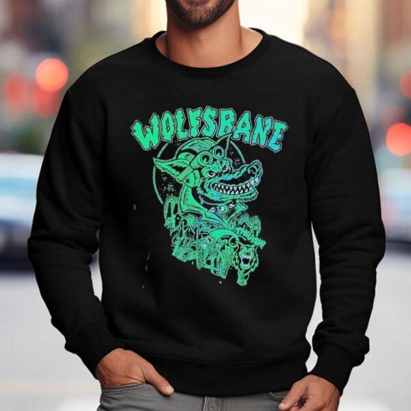 Crazy wolf design made me stop and stare at this tshirt