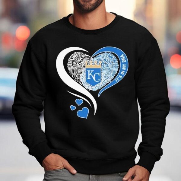 Royals pride flows through my veins in this DNA heart t-shirt