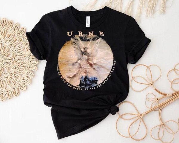 Urne Moving On With The Waves To See The Moon Hit The Sky Shirt