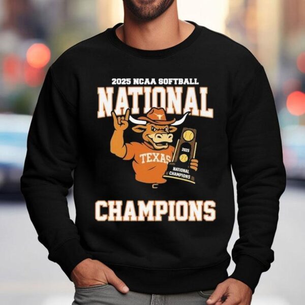 Texas Longhorns 2025 Ncaa National Women’s College World Series Champions Mascot Hug Trophy Shirt.