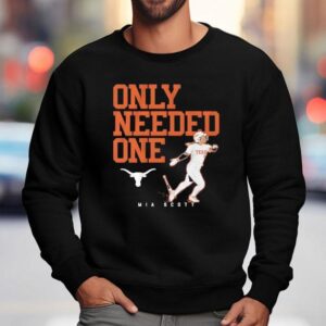 Texas Longhorns Softball Mia Scott Only Needed One Sweatshirt