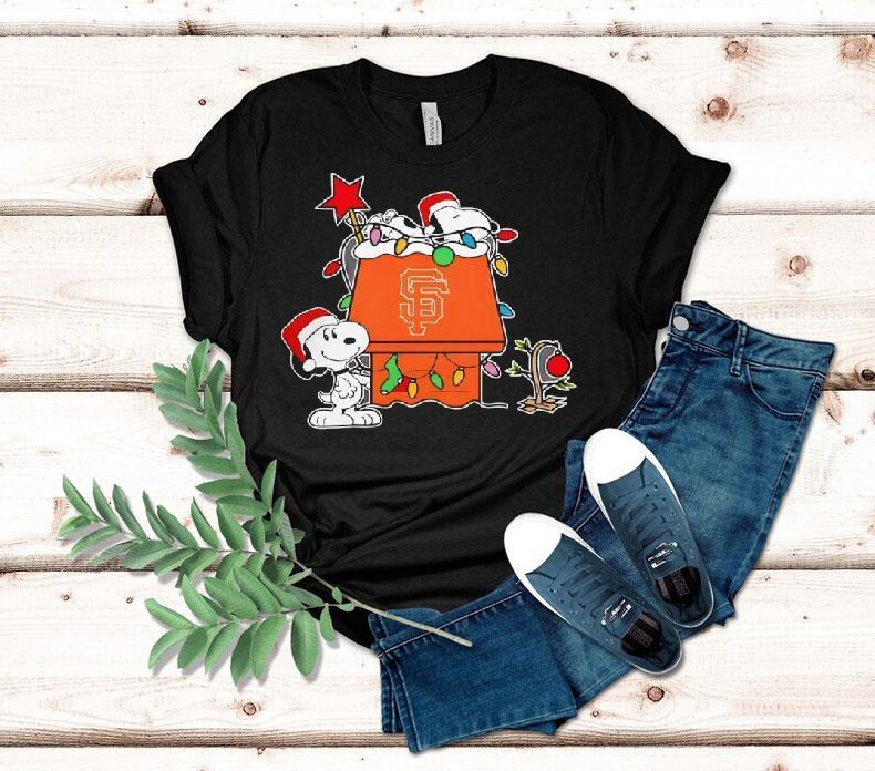 San Francisco Giants Christmas Snoopy Doghouse Shirt 4  San Francisco Giants Christmas Snoopy Doghouse Tshirt
