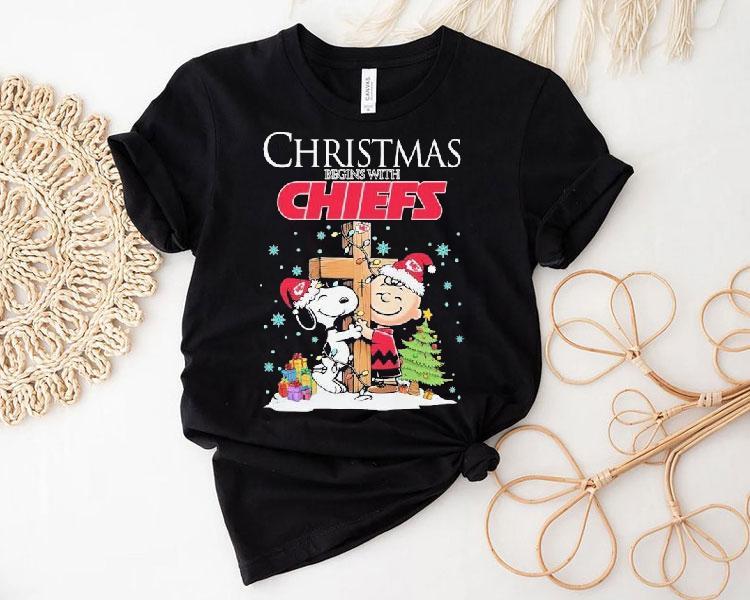 Snoopy And Charlie Brown The Peanuts Kansas City Chiefs Merry Christmas Shirt 4  Snoopy And Charlie Brown The Peanuts Kansas City Chiefs Merry Christmas Tshirt