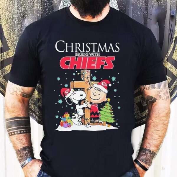 Snoopy And Charlie Brown The Peanuts Kansas City Chiefs Merry Christmas Shirt