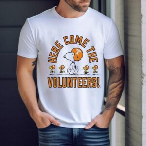 Snoopy And Woodstock Here Come The Tennessee Volunrs Gameday Shirt